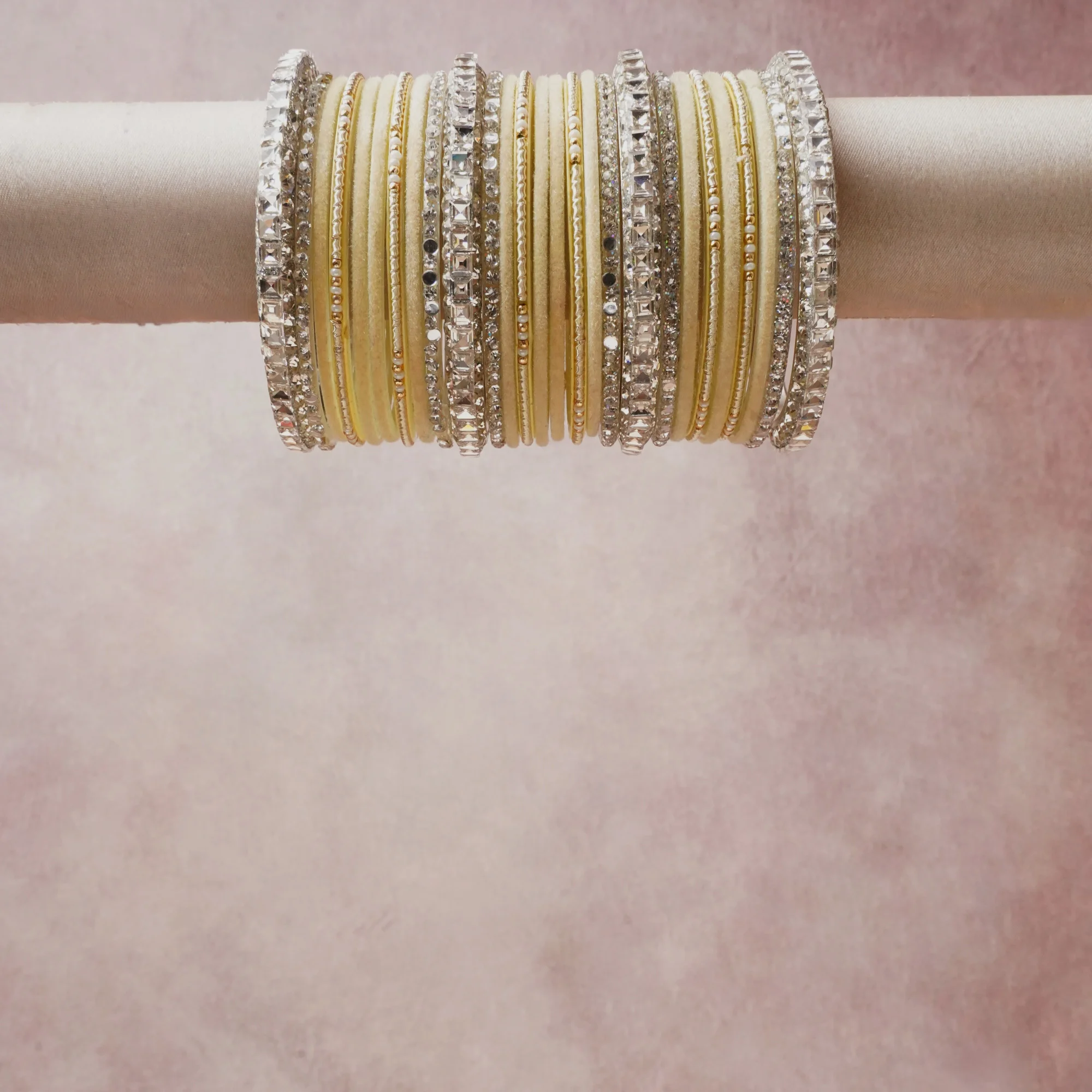 A grounding gold forms the heart of the set, while touches of silver, ivory, crystal add charm.

A thoughtful composition of metal, rhinestone, pearl, designed to feel complete without being heavy.
Each element layers seamlessly, creating a look that is refined, wearable and quietly striking.