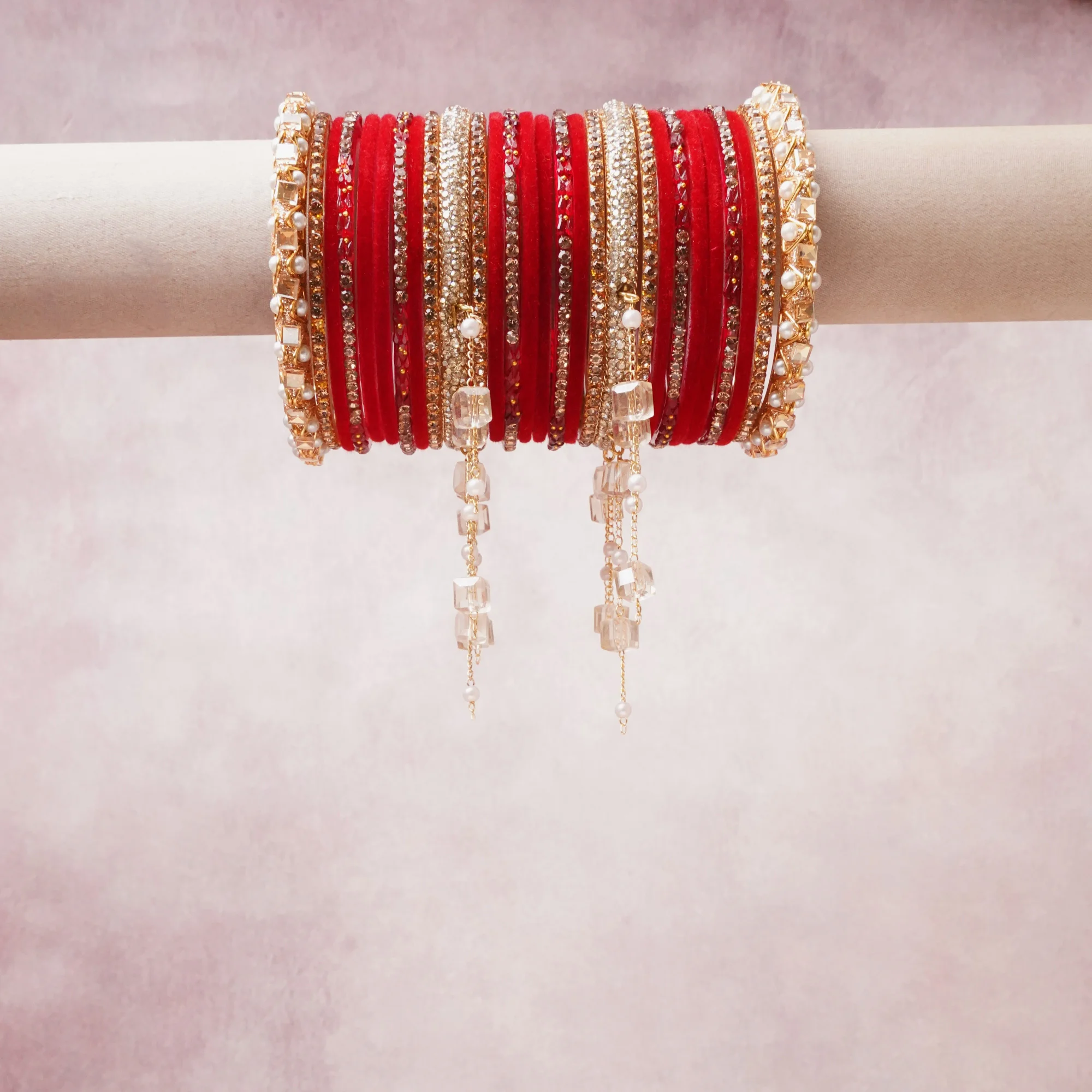 A majestic Red set, complemented by Gold, White, Clear featuring Glass bangles, gold-tone metal, rhinestones, faux pearls.
Rich, ceremonial, and designed to be passed through generations.