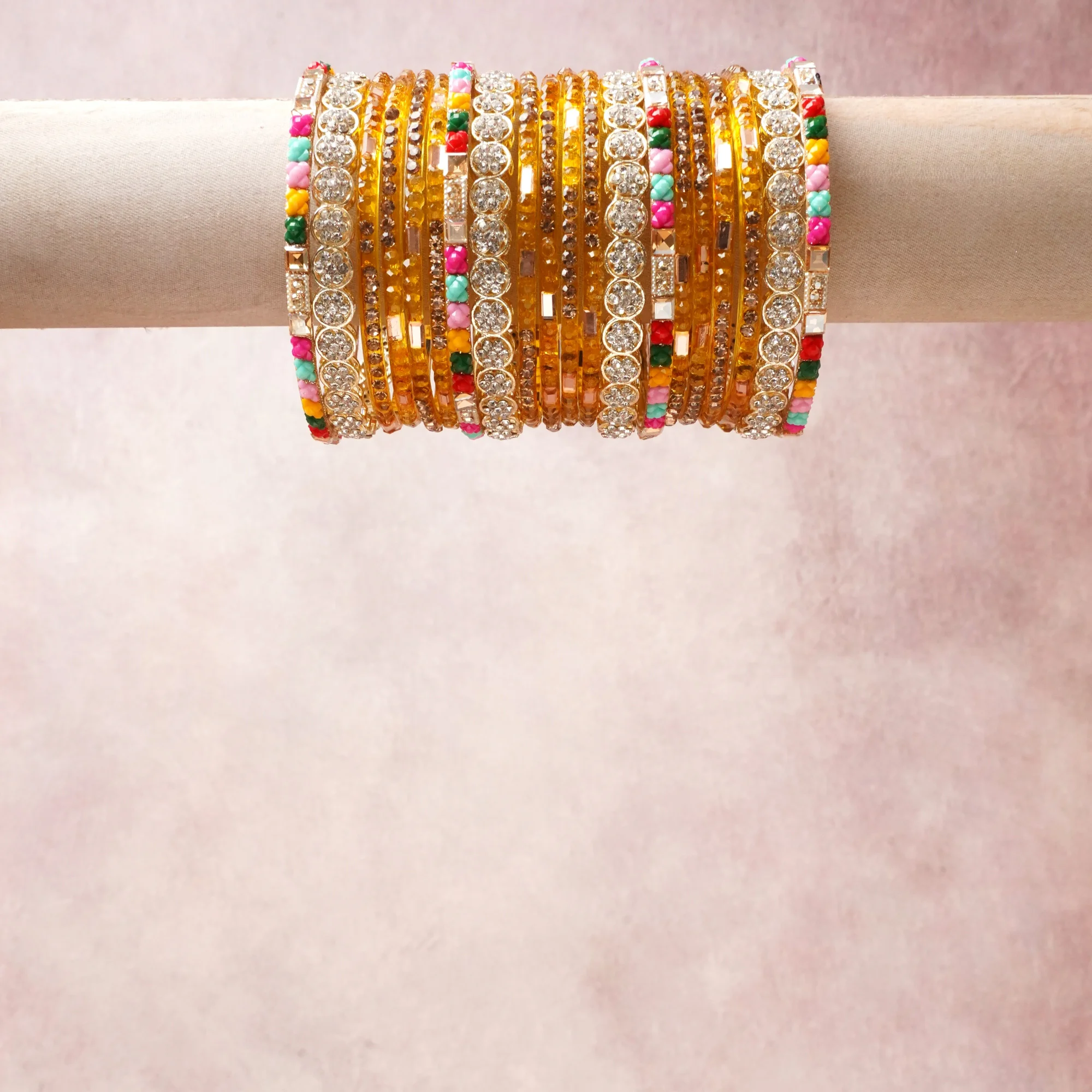 A commanding gold anchors this beautiful set, enriched with accents of clear, white, pink that add depth and dimension.

Featuring a striking composition of glass, metal, rhinestone, this set carries intricate craftsmanship and strong presence. Grand in form, it is created for moments that deserve to be marked.