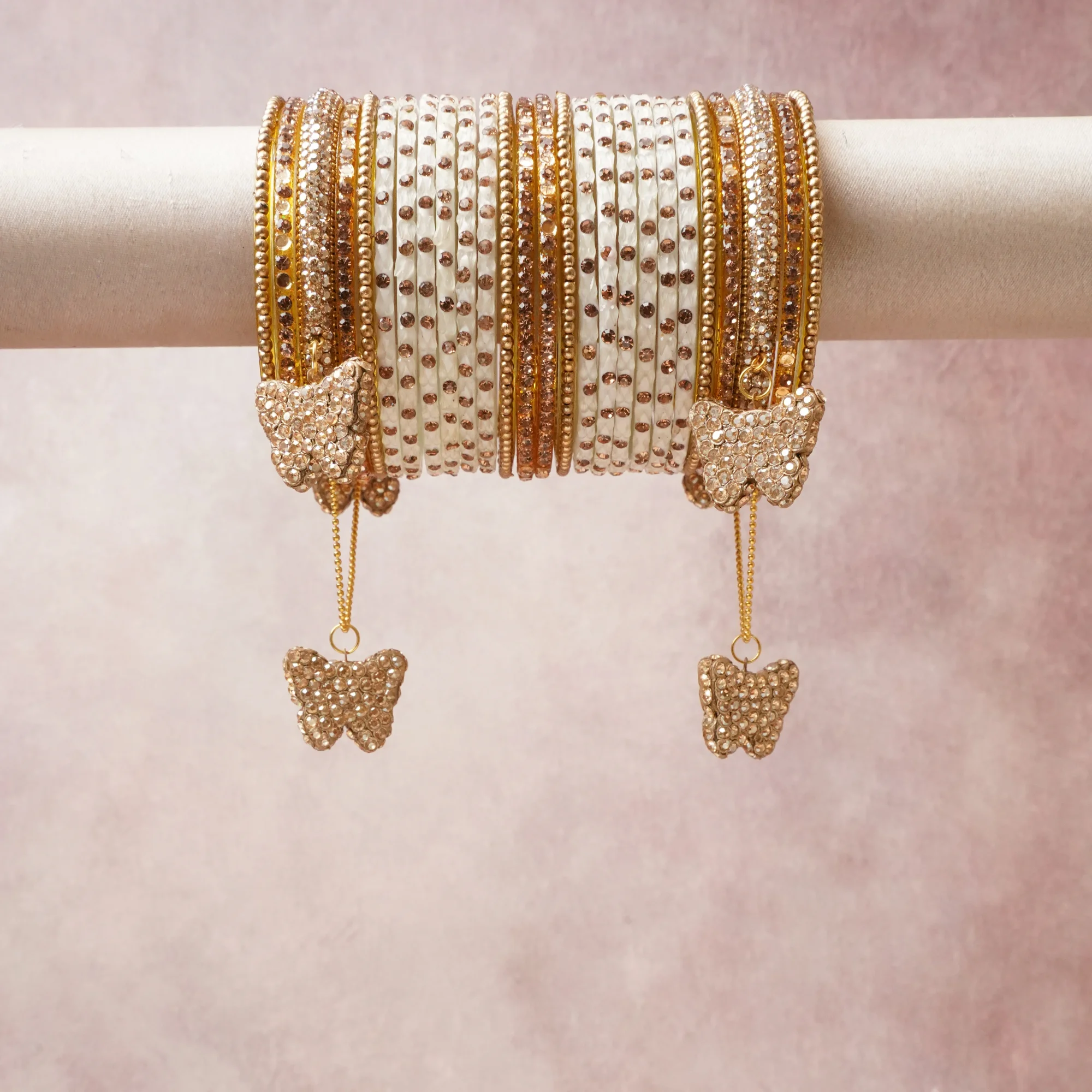 A commanding gold anchors this beautiful set, enriched with accents of ivory, champagne, crystal that add depth and dimension.

Featuring a striking composition of metal, rhinestones, beads, this set carries intricate craftsmanship and strong presence. Grand in form, it is created for moments that deserve to be marked.
