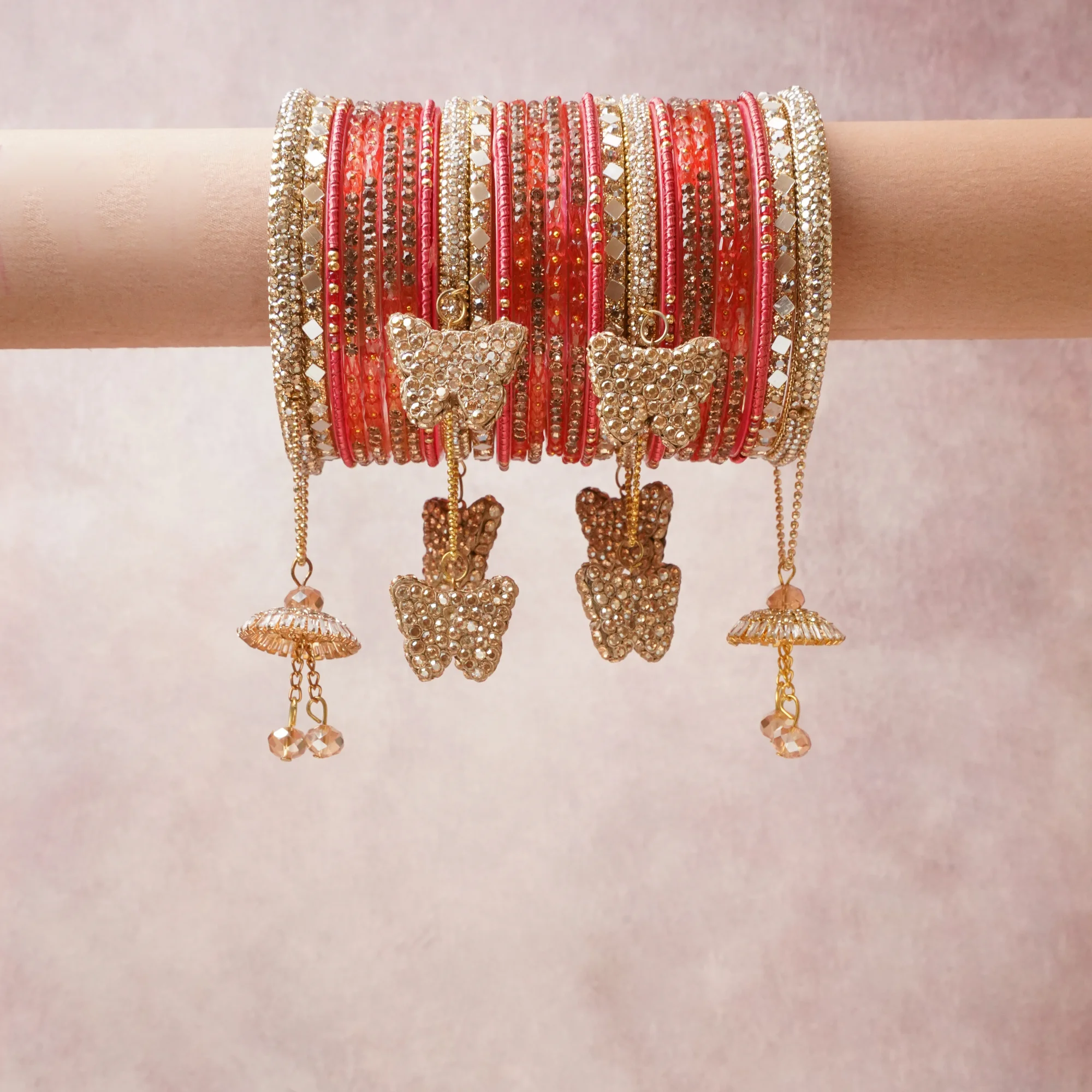 A commanding red anchors this beautiful set, enriched with accents of gold, champagne, rose gold that add depth and dimension.

Featuring a striking composition of rhinestones, glass beads, metal, this set carries intricate craftsmanship and strong presence. Grand in form, it is created for moments that deserve to be marked.