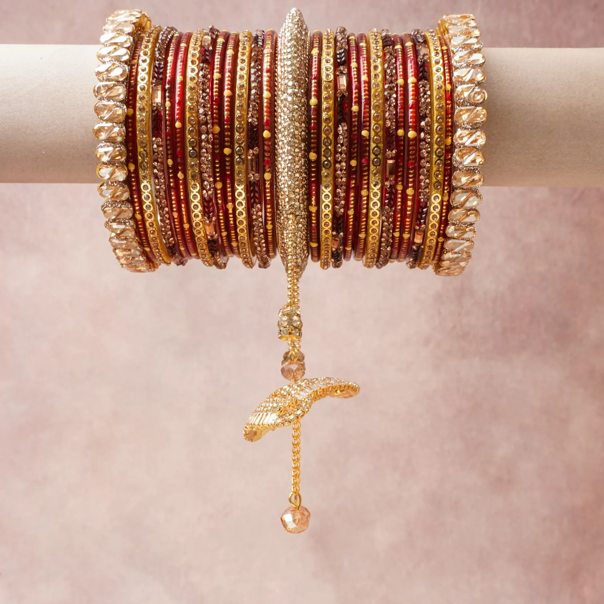 A commanding Deep Red anchors this beautiful set, enriched with accents of Champagne, Gold that add depth and dimension.

Featuring a striking composition of metal, rhinestones, glass beads, this set carries intricate craftsmanship and strong presence. Grand in form, it is created for moments that deserve to be marked.